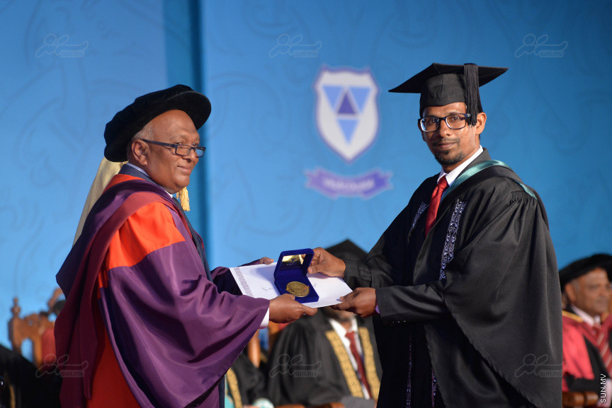 ވިލާކޮލެޖުގެ ދަސްވެނިވުމުގެ ރަސްމިއްޔާތުގެ ތެރެއިން---ސަން ފޮޓޯ/ މުހައްމަދު އަފްރާހް 