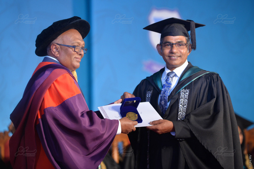 ވިލާކޮލެޖުގެ ދަސްވެނިވުމުގެ ރަސްމިއްޔާތުގެ ތެރެއިން---ސަން ފޮޓޯ/ މުހައްމަދު އަފްރާހް 