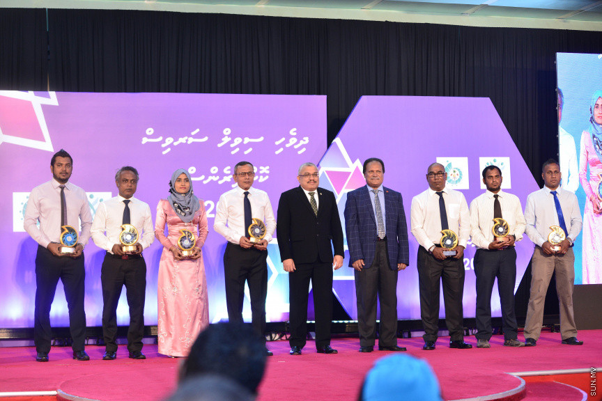 މާޗް 14، 2018: ސިވިލް ސާވިސް ކޮންފަރެންސް ފެށުމަށް ދަރުބާރުގޭގައި ބޭއްވި ރަސްމިއްޔާތުގެ ތެރެއިން -- ސަން ފޮޓޯ/ ފަޔާޒު މޫސާ