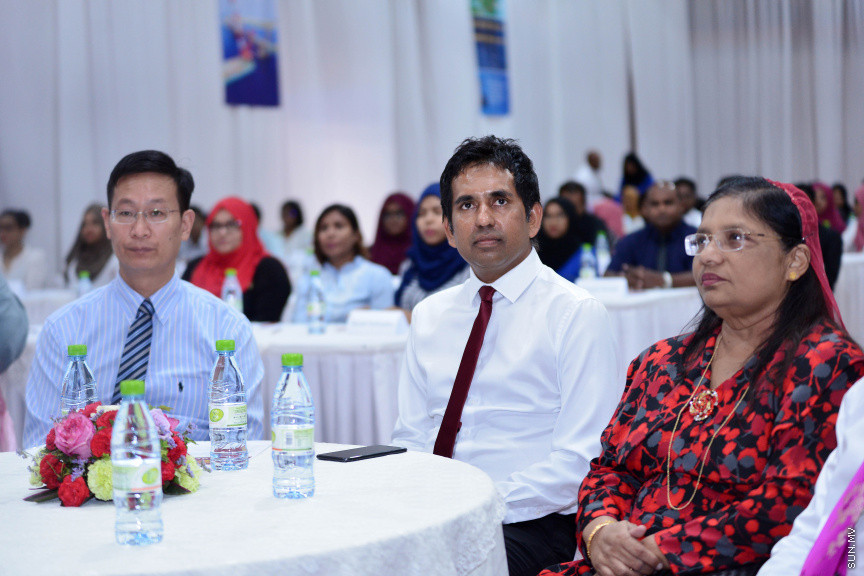 މާޗް 14، 2018: "ޗައިނާ ބެލްޓް އެންޑް ރޯޑް އިނީޝިއޭޓިވް"އަށް އަހުލުވެރިކުރުމަށް ޣިޔާސުއްދީން އިންޓަނޭޝަނަލް ސްކޫލުގައި ބޭއްވި ހަފްލާގެ ތެރެއިން -- ސަން ފޮޓޯ/ ފަޔާޒު މޫސާ