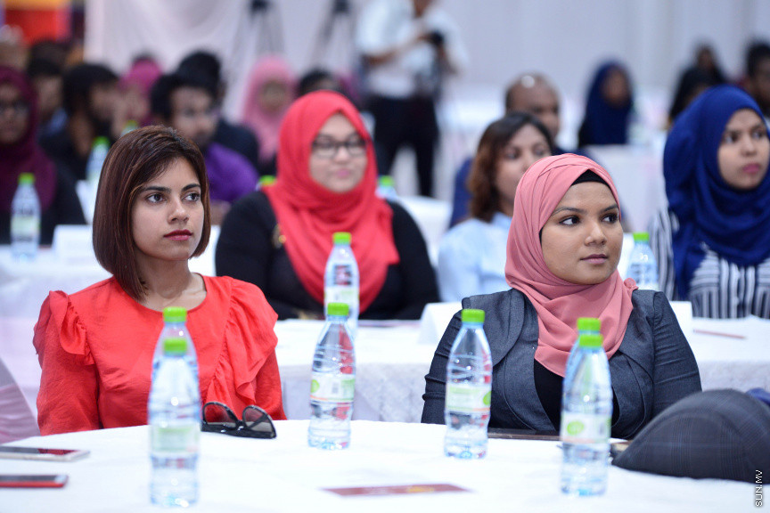 މާޗް 14، 2018: "ޗައިނާ ބެލްޓް އެންޑް ރޯޑް އިނީޝިއޭޓިވް"އަށް އަހުލުވެރިކުރުމަށް ޣިޔާސުއްދީން އިންޓަނޭޝަނަލް ސްކޫލުގައި ބޭއްވި ހަފްލާގެ ތެރެއިން -- ސަން ފޮޓޯ/ ފަޔާޒު މޫސާ