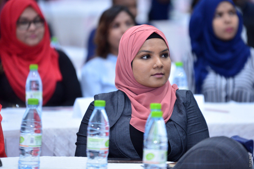 މާޗް 14، 2018: "ޗައިނާ ބެލްޓް އެންޑް ރޯޑް އިނީޝިއޭޓިވް"އަށް އަހުލުވެރިކުރުމަށް ޣިޔާސުއްދީން އިންޓަނޭޝަނަލް ސްކޫލުގައި ބޭއްވި ހަފްލާގެ ތެރެއިން -- ސަން ފޮޓޯ/ ފަޔާޒު މޫސާ