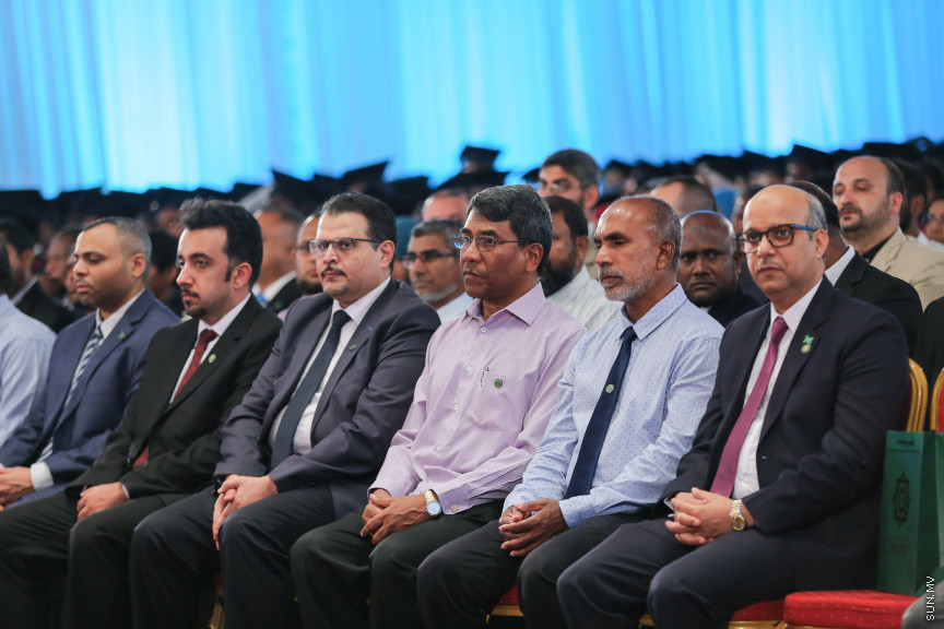 އޭޕްރީލް 17، 2018: އިސްލާމިކް ޔުނިވާސިޓީ އޮފް މޯލްޑިވްސް (އައިޔޫއެމް)ގެ ތިންވަނަ  ދަސްވެނިވުމުގެ ރަސްމިއްޔާތުގެ ތެރެއިން -- ސަން ފޮޓޯ/ ފަޔާޒު މޫސާ