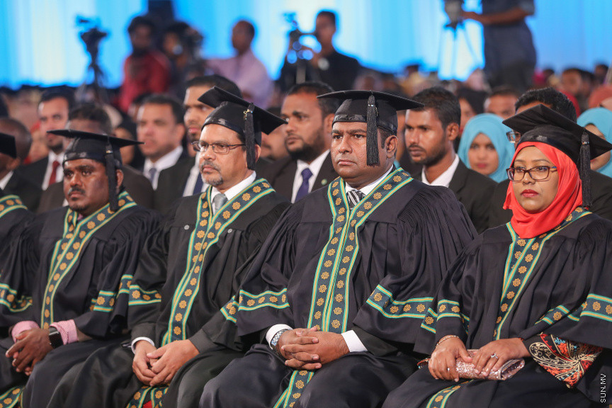 އޭޕްރީލް 17، 2018: އިސްލާމިކް ޔުނިވާސިޓީ އޮފް މޯލްޑިވްސް (އައިޔޫއެމް)ގެ ތިންވަނަ  ދަސްވެނިވުމުގެ ރަސްމިއްޔާތުގެ ތެރެއިން -- ސަން ފޮޓޯ/ ފަޔާޒު މޫސާ