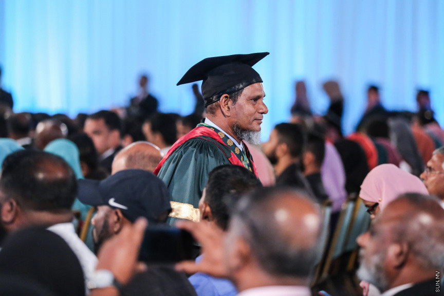 އޭޕްރީލް 17، 2018: އިސްލާމިކް ޔުނިވާސިޓީ އޮފް މޯލްޑިވްސް (އައިޔޫއެމް)ގެ ތިންވަނަ  ދަސްވެނިވުމުގެ ރަސްމިއްޔާތުގެ ތެރެއިން -- ސަން ފޮޓޯ/ ފަޔާޒު މޫސާ