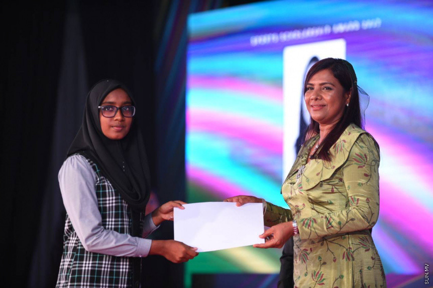 ކުޅިވަރުގައި ކާމިޔާބު ހޯދަމުން އަންނަ ދަރިވަރުންނަށް ހާއްސަކޮށްފައިވާ މައިލޯ ކަލާސް އެވޯޑު ހަފުލާގެ ތެރެއިން--ސަން ފޮޓޯ/ މުހައްމަދު އަފްރާހް 
