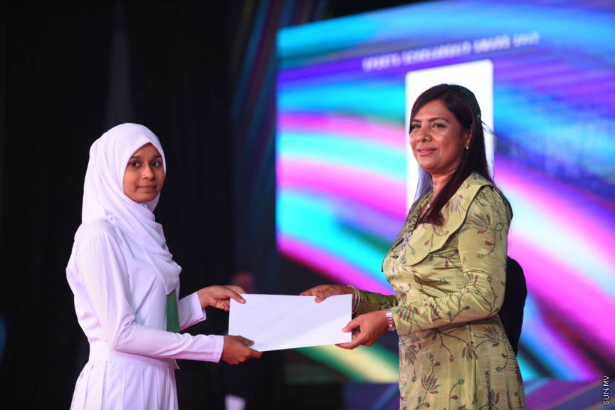 ކުޅިވަރުގައި ކާމިޔާބު ހޯދަމުން އަންނަ ދަރިވަރުންނަށް ހާއްސަކޮށްފައިވާ މައިލޯ ކަލާސް އެވޯޑު ހަފުލާގެ ތެރެއިން--ސަން ފޮޓޯ/ މުހައްމަދު އަފްރާހް 