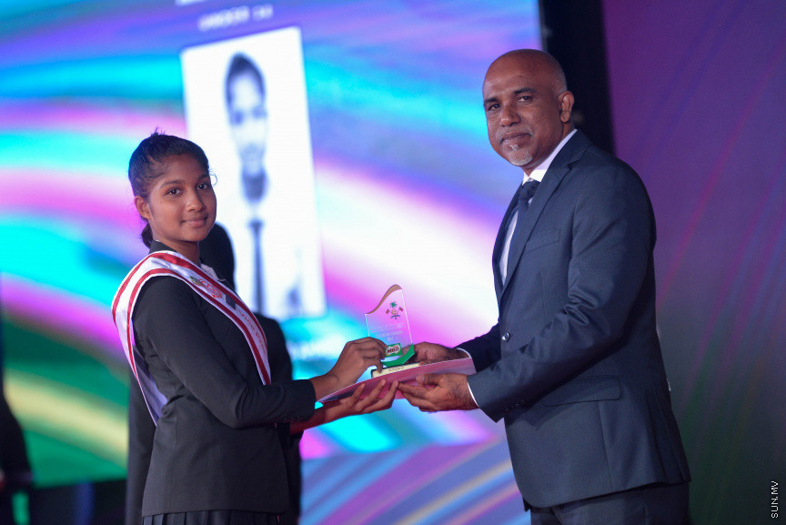 ކުޅިވަރުގައި ކާމިޔާބު ހޯދަމުން އަންނަ ދަރިވަރުންނަށް ހާއްސަކޮށްފައިވާ މައިލޯ ކަލާސް އެވޯޑު ހަފުލާގެ ތެރެއިން--ސަން ފޮޓޯ/ މުހައްމަދު އަފްރާހް 