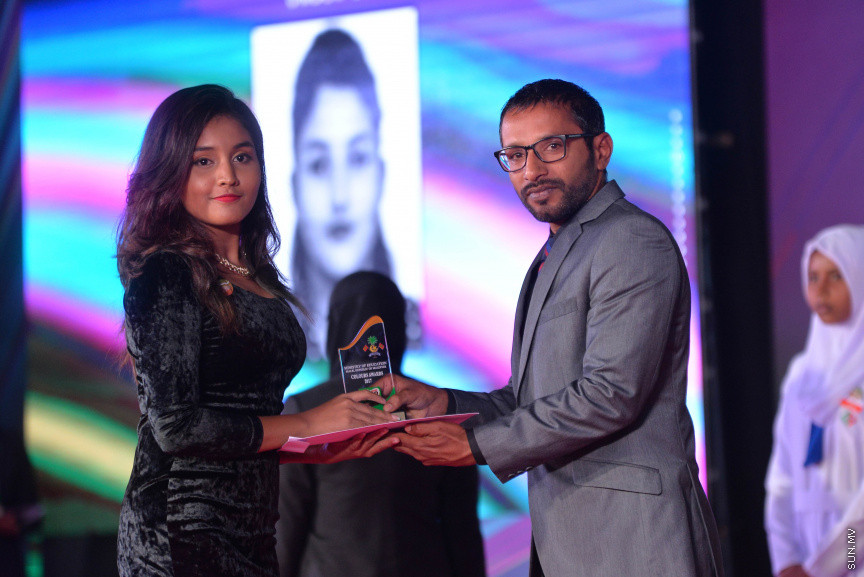 ކުޅިވަރުގައި ކާމިޔާބު ހޯދަމުން އަންނަ ދަރިވަރުންނަށް ހާއްސަކޮށްފައިވާ މައިލޯ ކަލާސް އެވޯޑު ހަފުލާގެ ތެރެއިން--ސަން ފޮޓޯ/ މުހައްމަދު އަފްރާހް 