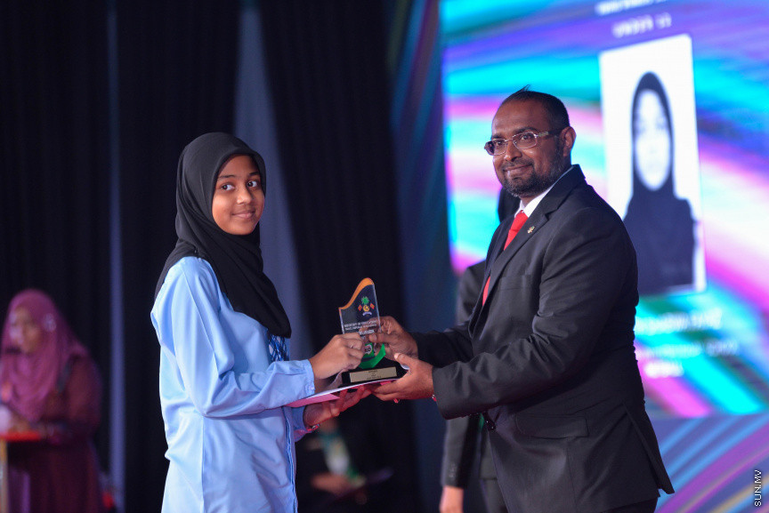 ކުޅިވަރުގައި ކާމިޔާބު ހޯދަމުން އަންނަ ދަރިވަރުންނަށް ހާއްސަކޮށްފައިވާ މައިލޯ ކަލާސް އެވޯޑު ހަފުލާގެ ތެރެއިން--ސަން ފޮޓޯ/ މުހައްމަދު އަފްރާހް 
