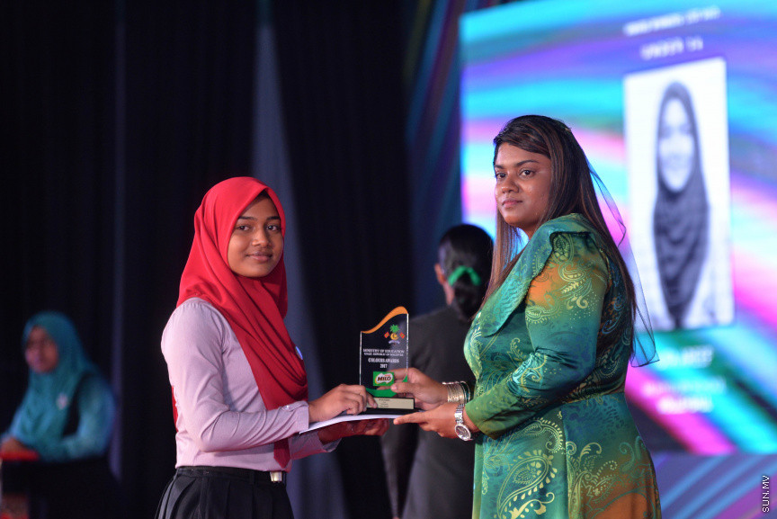 ކުޅިވަރުގައި ކާމިޔާބު ހޯދަމުން އަންނަ ދަރިވަރުންނަށް ހާއްސަކޮށްފައިވާ މައިލޯ ކަލާސް އެވޯޑު ހަފުލާގެ ތެރެއިން--ސަން ފޮޓޯ/ މުހައްމަދު އަފްރާހް 