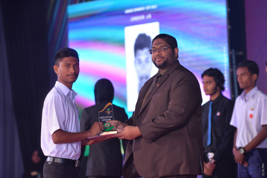 ކުޅިވަރުގައި ކާމިޔާބު ހޯދަމުން އަންނަ ދަރިވަރުންނަށް ހާއްސަކޮށްފައިވާ މައިލޯ ކަލާސް އެވޯޑު ހަފުލާގެ ތެރެއިން--ސަން ފޮޓޯ/ މުހައްމަދު އަފްރާހް 