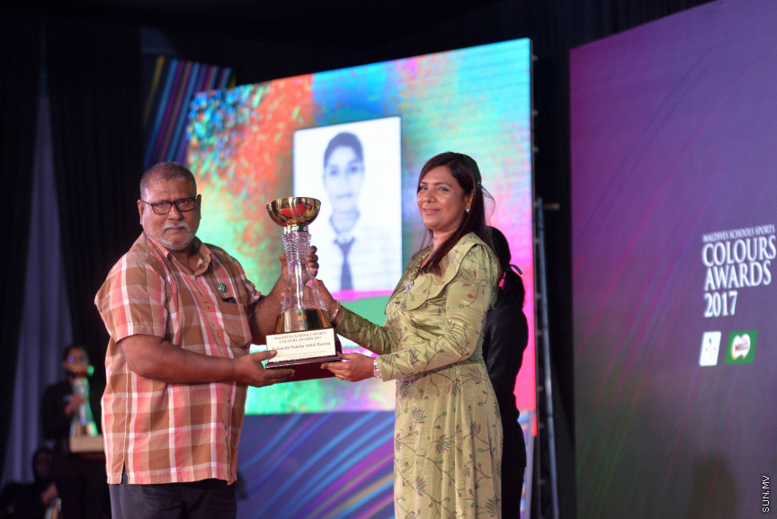 ކުޅިވަރުގައި ކާމިޔާބު ހޯދަމުން އަންނަ ދަރިވަރުންނަށް ހާއްސަކޮށްފައިވާ މައިލޯ ކަލާސް އެވޯޑު ހަފުލާގެ ތެރެއިން--ސަން ފޮޓޯ/ މުހައްމަދު އަފްރާހް 