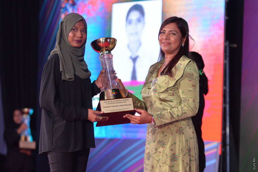ކުޅިވަރުގައި ކާމިޔާބު ހޯދަމުން އަންނަ ދަރިވަރުންނަށް ހާއްސަކޮށްފައިވާ މައިލޯ ކަލާސް އެވޯޑު ހަފުލާގެ ތެރެއިން--ސަން ފޮޓޯ/ މުހައްމަދު އަފްރާހް 