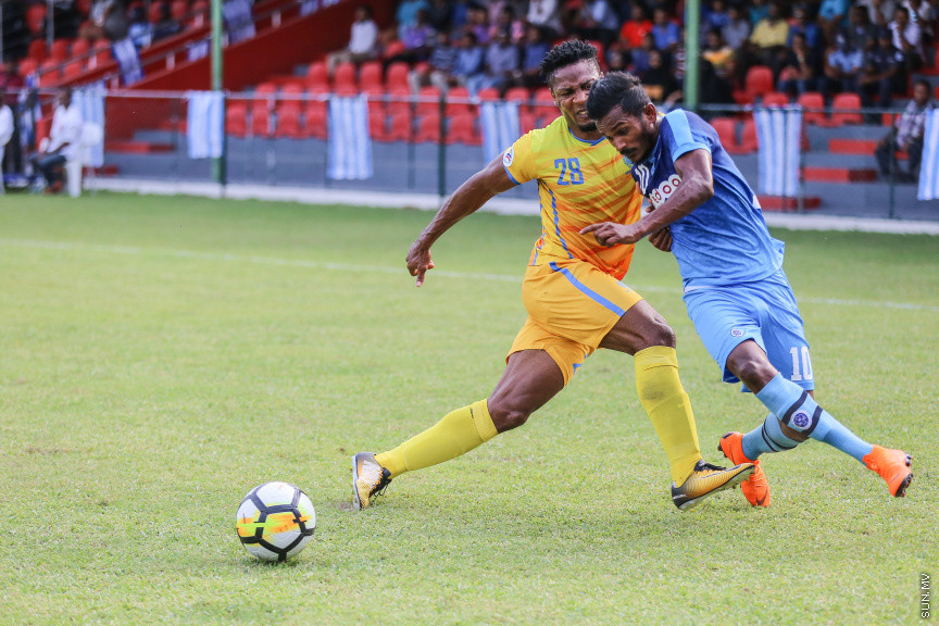 މެއި 2، 2018: އޭއެފްސީ ކަޕްގެ ގްރޫޕް ސްޓޭޖުގައި ރާއްޖޭގެ ނިއުރޭޑިއަންޓް ސްޕޯޓްސް ކްލަބާއި ބަނގުލަދޭޝްގެ ދާކާ އަބަހާނީ ބައްދަލުކުރި މެޗުގެ ތެރެއިން: 1-5ގެ ބޮޑު ތަފާތަކުން މޮޅުވެ ނިއު ރޭޑިއަންޓުން ވަނީ ދެވަނަ ބުރުގެ ފުރުސަތު ބޮޑުކޮށްފައި -- ސަން ފޮޓޯ/ ފަޔާޒު މޫސާ