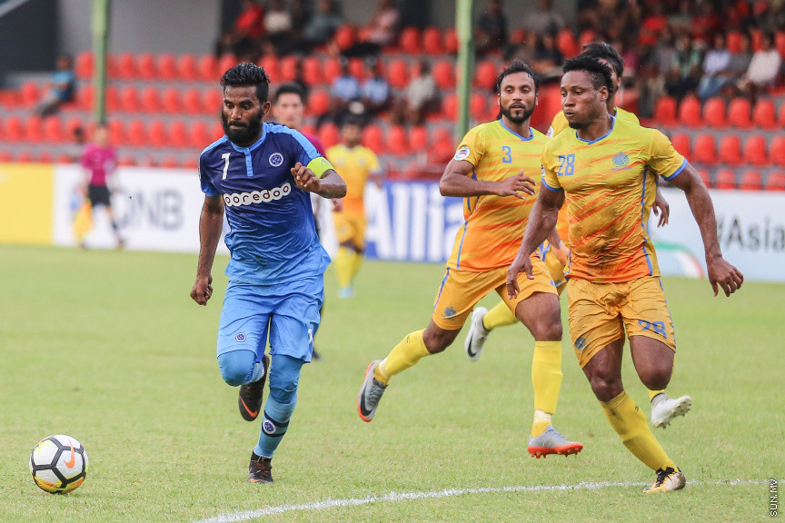 މެއި 2، 2018: އޭއެފްސީ ކަޕްގެ ގްރޫޕް ސްޓޭޖުގައި ރާއްޖޭގެ ނިއުރޭޑިއަންޓް ސްޕޯޓްސް ކްލަބާއި ބަނގުލަދޭޝްގެ ދާކާ އަބަހާނީ ބައްދަލުކުރި މެޗުގެ ތެރެއިން: 1-5ގެ ބޮޑު ތަފާތަކުން މޮޅުވެ ނިއު ރޭޑިއަންޓުން ވަނީ ދެވަނަ ބުރުގެ ފުރުސަތު ބޮޑުކޮށްފައި -- ސަން ފޮޓޯ/ ފަޔާޒު މޫސާ