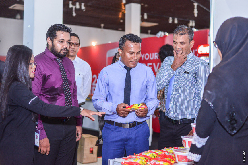 މެއި 3، 2018: ކާބޯތަކެތީގެ ދާއިރާއަށް އަމާޒުކޮށްގެން ހައިރައިޒުން އިންތިޒާމުކޮށްގެން ބާއްވާ ފުޑް އެންޑް ބެވަރޭޖެސް ޝޯ އާޓްގެލަރީގައި ފެށުން -- ސަން ފޮޓޯ/ ފަޔާޒު މޫސާ