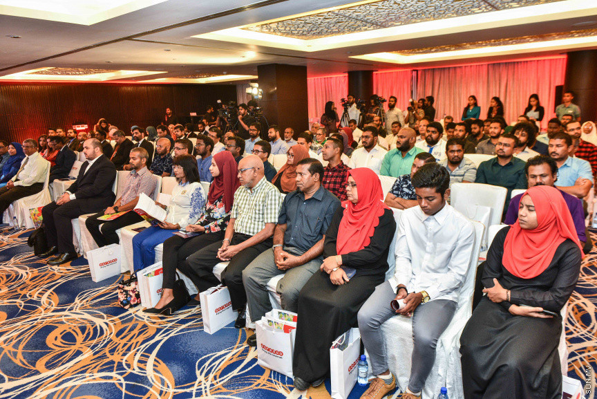 މެއި 6، 2018: އުރީދޫގެ ދެ ވަނަ އަހަރީ އާންމު ޖަލްސާގެ ތެރެއިން: ހޮޓެލް ޖެންގައި ބޭއްވި ޖަލްސާގައި ވަނީ އުރީދު އަށް މިދިޔަ އަހަރު ލިބުނު ފައިދާގެ ތެރެއިން ކޮންމެ ހިއްސާއަކަށް 3.20ރ. ބަހަން ފާސްކޮށްފަ -- ސަން ފޮޓޯ/ ފަޔާޒު މޫސާ