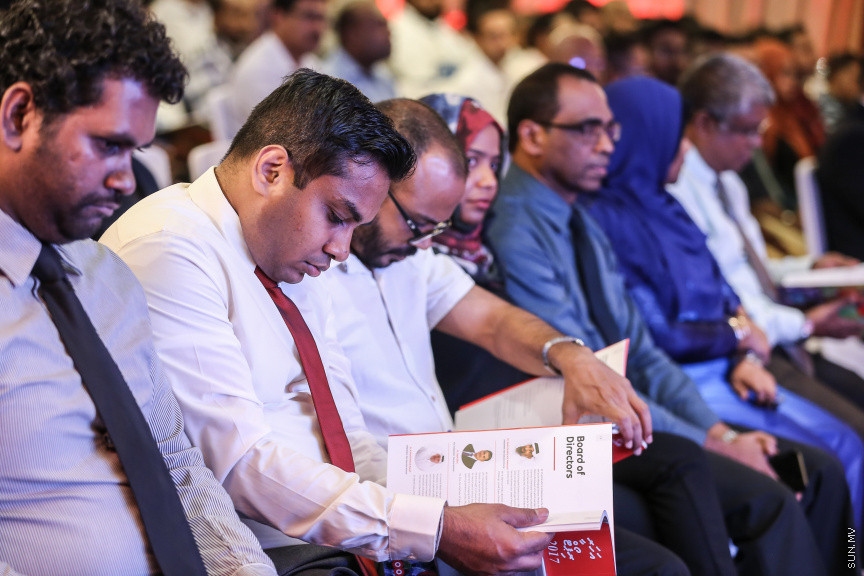 މެއި 6، 2018: އުރީދޫގެ ދެ ވަނަ އަހަރީ އާންމު ޖަލްސާގެ ތެރެއިން: ހޮޓެލް ޖެންގައި ބޭއްވި ޖަލްސާގައި ވަނީ އުރީދު އަށް މިދިޔަ އަހަރު ލިބުނު ފައިދާގެ ތެރެއިން ކޮންމެ ހިއްސާއަކަށް 3.20ރ. ބަހަން ފާސްކޮށްފަ -- ސަން ފޮޓޯ/ ފަޔާޒު މޫސާ