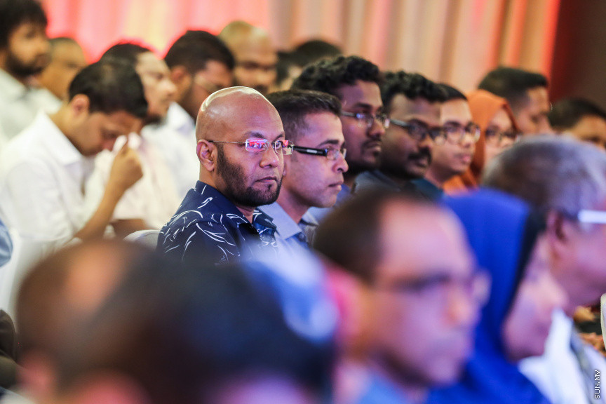 މެއި 6، 2018: އުރީދޫގެ ދެ ވަނަ އަހަރީ އާންމު ޖަލްސާގެ ތެރެއިން: ހޮޓެލް ޖެންގައި ބޭއްވި ޖަލްސާގައި ވަނީ އުރީދު އަށް މިދިޔަ އަހަރު ލިބުނު ފައިދާގެ ތެރެއިން ކޮންމެ ހިއްސާއަކަށް 3.20ރ. ބަހަން ފާސްކޮށްފަ -- ސަން ފޮޓޯ/ ފަޔާޒު މޫސާ