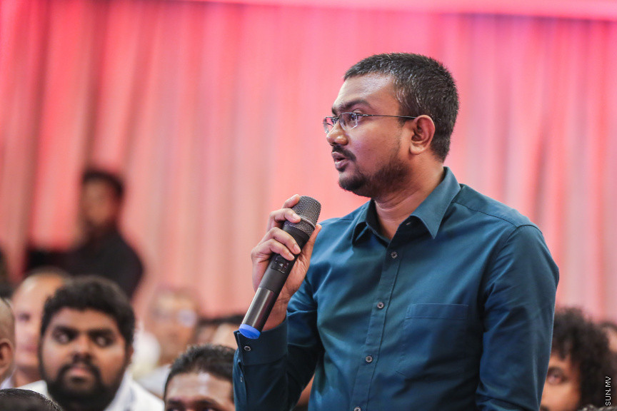 މެއި 6، 2018: އުރީދޫގެ ދެ ވަނަ އަހަރީ އާންމު ޖަލްސާގެ ތެރެއިން: ހޮޓެލް ޖެންގައި ބޭއްވި ޖަލްސާގައި ވަނީ އުރީދު އަށް މިދިޔަ އަހަރު ލިބުނު ފައިދާގެ ތެރެއިން ކޮންމެ ހިއްސާއަކަށް 3.20ރ. ބަހަން ފާސްކޮށްފަ -- ސަން ފޮޓޯ/ ފަޔާޒު މޫސާ