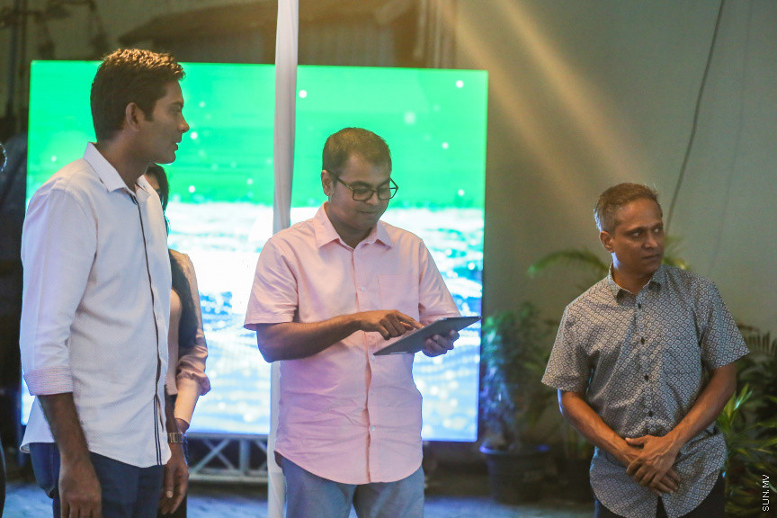 މެއި 8، 2018: އެމްޑަބްލިއުއެސްސީގެ ފެން އުފައްދާ މައި މަރުކަޒުގެ އިތުރުން، މާލޭގައި ފެން ފޯރުކޮށް ދިނުމަށްޓަކައި ފެން އުފައްދާ ދެވަނަ މަރުކަޒު، "އާރުއޯ އެނެކްސް އެކެއް" ހުޅުވުން -- ސަން ފޮޓޯ/ ފަޔާޒު މޫސާ