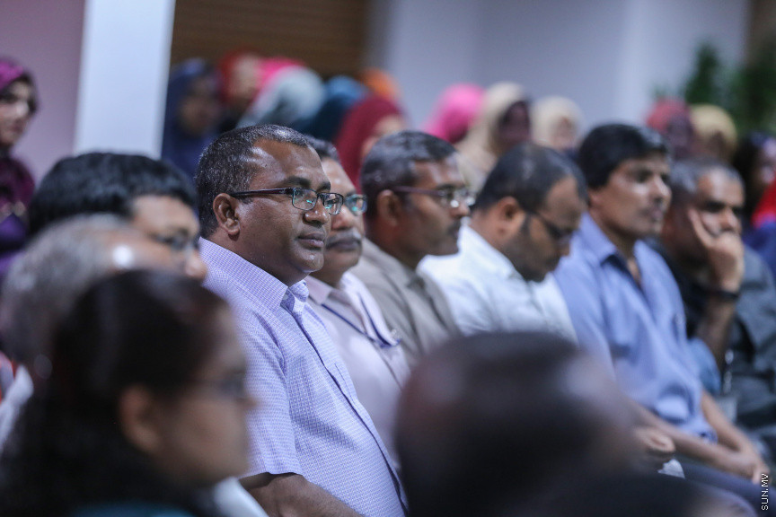 މެއި 14، 2018: މުޖުތަމައުގައި އަންހެނުން ބާރުވެރިކުރުވުމުގެ ގޮތުން، އަންހެނުންނަށް ކަރަންޓުގެ މަސައްކަތްތައް ދަސްކޮށްދިނުމަށްް ސްޓެލްކޯއިން ހިންގި ކުރުމައްދަތުގެ ކޯސްތަކުގެ ދަރިވަރުންގެ ދަސްވެނިވުން -- ސަން ފޮޓޯ/ ފަޔާޒު މޫސާ 