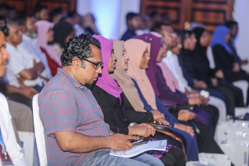 މެއި 30، 2018: އެސްޓީއޯގެ 2017 ވަނަ އަހަރީ އާންމު ޖަލްސާގެ ތެރެއިން: އެސްޓީއޯއަށް މިދިޔަ އަހަރު ލިބުނު ފައިދާގެ ތެރެއިން ހިއްސާގެ ފައިދާގެ ގޮތުގައި ހިއްސާއަކަށް 55 ރުފިޔާ ބަހަން ވަނީ ފާސްކޮށްފައި -- ސަން ފޮޓޯ: ފަޔާޒު މޫސާ
