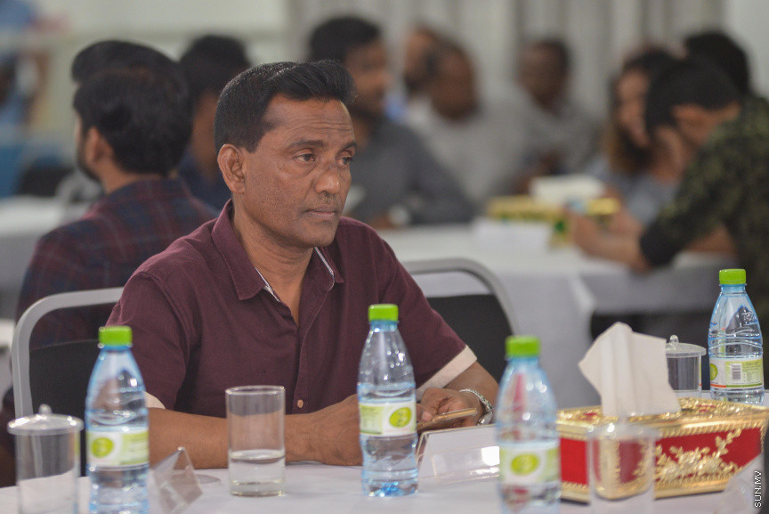 މިއަހަރުގެ ރިޔާސީ އިންތިޚާބު ބާއްވާނެ ތާރީހެއް އިއުލާންކުރުމަށް ބޭއްވި ރަސްމިއްޔާތުގެ ތެރެއިން: މިއަހަރުގެ ރިޔާސީ އިންތިޚާބު ސެޕްޓެމްބަރު މަހުގެ 23 ވަނަ ދުވަހު ބާއްވާގޮތަށް ނިންމައި އެކަން ވަނީ އިއުލާން ކޮށްފަ --- ސަން ފޮޓޯ/ މުހައްމަދު އަފްރާހް 