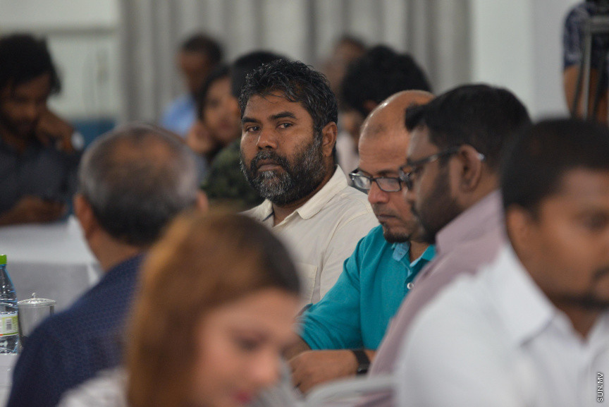 މިއަހަރުގެ ރިޔާސީ އިންތިޚާބު ބާއްވާނެ ތާރީހެއް އިއުލާންކުރުމަށް ބޭއްވި ރަސްމިއްޔާތުގެ ތެރެއިން: މިއަހަރުގެ ރިޔާސީ އިންތިޚާބު ސެޕްޓެމްބަރު މަހުގެ 23 ވަނަ ދުވަހު ބާއްވާގޮތަށް ނިންމައި އެކަން ވަނީ އިއުލާން ކޮށްފަ --- ސަން ފޮޓޯ/ މުހައްމަދު އަފްރާހް 