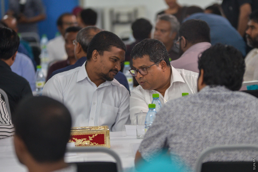 މިއަހަރުގެ ރިޔާސީ އިންތިޚާބު ބާއްވާނެ ތާރީހެއް އިއުލާންކުރުމަށް ބޭއްވި ރަސްމިއްޔާތުގެ ތެރެއިން: މިއަހަރުގެ ރިޔާސީ އިންތިޚާބު ސެޕްޓެމްބަރު މަހުގެ 23 ވަނަ ދުވަހު ބާއްވާގޮތަށް ނިންމައި އެކަން ވަނީ އިއުލާން ކޮށްފަ --- ސަން ފޮޓޯ/ މުހައްމަދު އަފްރާހް 