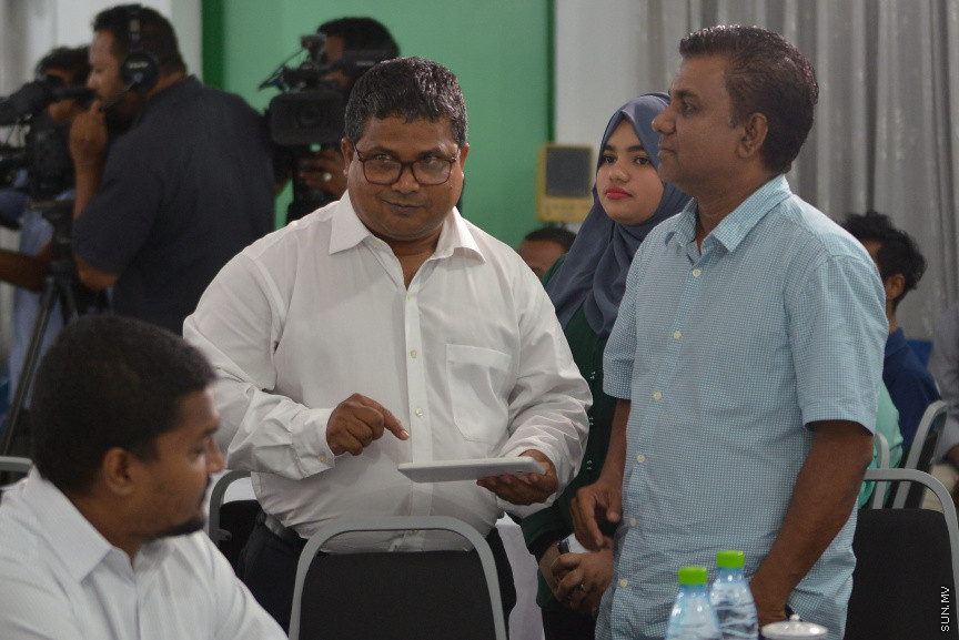 މިއަހަރުގެ ރިޔާސީ އިންތިޚާބު ބާއްވާނެ ތާރީހެއް އިއުލާންކުރުމަށް ބޭއްވި ރަސްމިއްޔާތުގެ ތެރެއިން: މިއަހަރުގެ ރިޔާސީ އިންތިޚާބު ސެޕްޓެމްބަރު މަހުގެ 23 ވަނަ ދުވަހު ބާއްވާގޮތަށް ނިންމައި އެކަން ވަނީ އިއުލާން ކޮށްފަ --- ސަން ފޮޓޯ/ މުހައްމަދު އަފްރާހް 