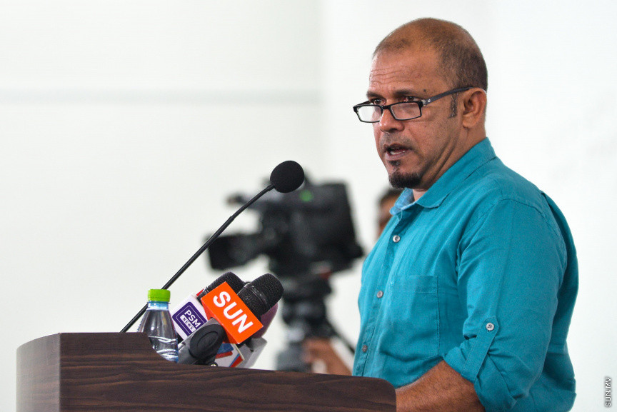 މިއަހަރުގެ ރިޔާސީ އިންތިޚާބު ބާއްވާނެ ތާރީހެއް އިއުލާންކުރުމަށް ބޭއްވި ރަސްމިއްޔާތުގައި އިލެކްޝަންސް ކޮމިޝަންގެ ރައީސް އަހުމަދު ޝަރީފް ވާހަކަދައްކަވަނީ --- ސަން ފޮޓޯ/ މުހައްމަދު އަފްރާހް