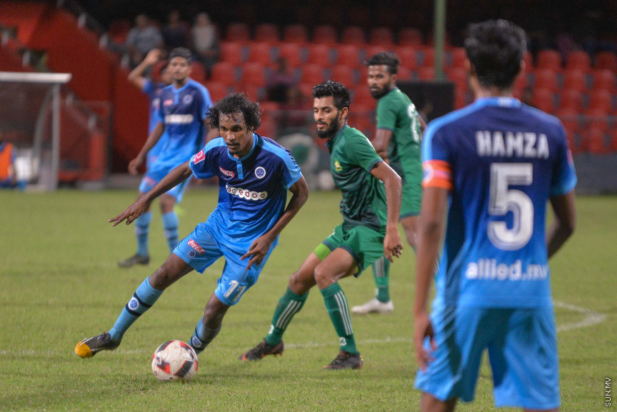 އެސްޓީއޯ މާލޭ ލީގުގައި ނިއު ރޭޑިއަންޓް ސްޕޯޓްސް ކްލަބު އާއި  މާޒިޔާ ސްޕޯޓްސް އެންޑް ރެކްރިއޭޝަން ބައްދަލު ކުރި މެޗުގެ ތެރެއިން---ސަން ފޮޓޯ/ މުހައްމަދު އަފްރާޙް