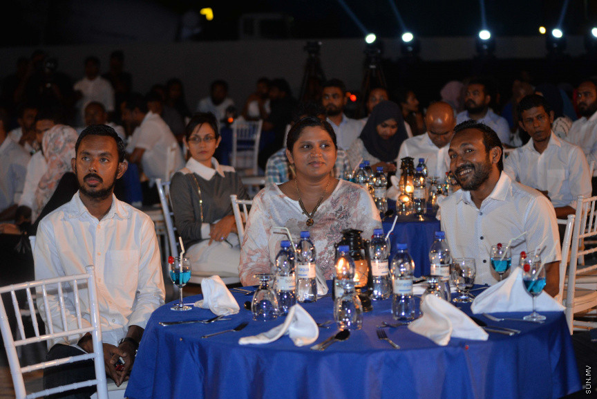އެސްޓީއޯ ރެޑީމިކްސް (ޕަވާމިކްސް) ސައިޓެއްހުޅުމާލޭހައި ގާއިމްކޮށް އެ ޕްލާންޓުގެ މަސައްކަތް ރަސްމީކޮށްފެށުން:ހުޅުމާލޭ ޕަވާމިކްސް ސައިޓުގެ މަސައްކަތް ރަސްމީކޮށް ފައްޓަަވަައިދެއްވީ މިރޭ ބޭއްވި ރަސްމިއްޔާތެއްގައި ހައުސިން މިނިސްޓަރު ޑރ. މުހައްމަދު މުއިއްޒު އަދި އެސްޓީއޯގެ މެނޭޖިން ޑިރެކްޓަރު އަހުމަދު ޝަހީރެ---ސަން ފޮޓޯ/އަފްރާހް 