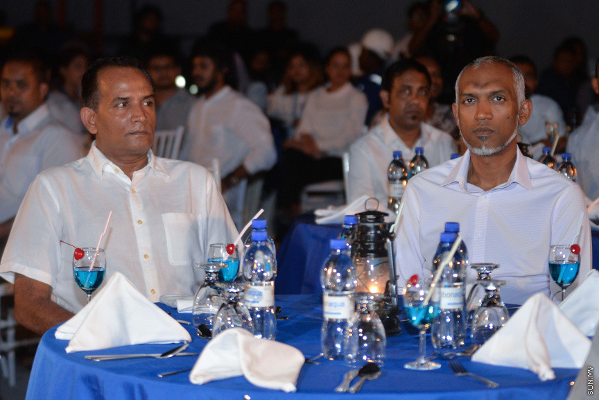 އެސްޓީއޯ ރެޑީމިކްސް (ޕަވާމިކްސް) ސައިޓެއްހުޅުމާލޭހައި ގާއިމްކޮށް އެ ޕްލާންޓުގެ މަސައްކަތް ރަސްމީކޮށްފެށުން:ހުޅުމާލޭ ޕަވާމިކްސް ސައިޓުގެ މަސައްކަތް ރަސްމީކޮށް ފައްޓަަވަައިދެއްވީ މިރޭ ބޭއްވި ރަސްމިއްޔާތެއްގައި ހައުސިން މިނިސްޓަރު ޑރ. މުހައްމަދު މުއިއްޒު އަދި އެސްޓީއޯގެ މެނޭޖިން ޑިރެކްޓަރު އަހުމަދު ޝަހީރެ---ސަން ފޮޓޯ/އަފްރާހް 