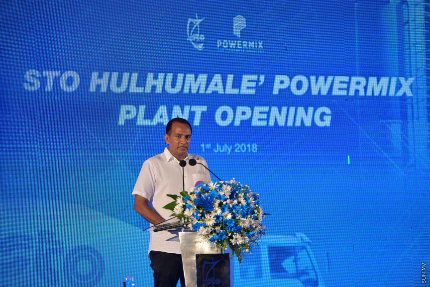 އެސްޓީއޯ ރެޑީމިކްސް (ޕަވާމިކްސް) ސައިޓެއްހުޅުމާލޭހައި ގާއިމްކޮށް އެ ޕްލާންޓުގެ މަސައްކަތް ރަސްމީކޮށްފެށުން:ހުޅުމާލޭ ޕަވާމިކްސް ސައިޓުގެ މަސައްކަތް ރަސްމީކޮށް ފައްޓަަވަައިދެއްވީ މިރޭ ބޭއްވި ރަސްމިއްޔާތެއްގައި ހައުސިން މިނިސްޓަރު ޑރ. މުހައްމަދު މުއިއްޒު އަދި އެސްޓީއޯގެ މެނޭޖިން ޑިރެކްޓަރު އަހުމަދު ޝަހީރު---ސަން ފޮޓޯ/އަފްރާހް 