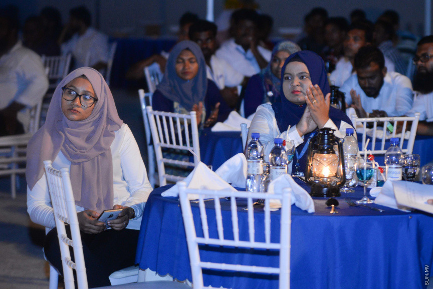 އެސްޓީއޯ ރެޑީމިކްސް (ޕަވާމިކްސް) ސައިޓެއްހުޅުމާލޭހައި ގާއިމްކޮށް އެ ޕްލާންޓުގެ މަސައްކަތް ރަސްމީކޮށްފެށުން:ހުޅުމާލޭ ޕަވާމިކްސް ސައިޓުގެ މަސައްކަތް ރަސްމީކޮށް ފައްޓަަވަައިދެއްވީ މިރޭ ބޭއްވި ރަސްމިއްޔާތެއްގައި ހައުސިން މިނިސްޓަރު ޑރ. މުހައްމަދު މުއިއްޒު އަދި އެސްޓީއޯގެ މެނޭޖިން ޑިރެކްޓަރު އަހުމަދު ޝަހީރު---ސަން ފޮޓޯ/އަފްރާހް 