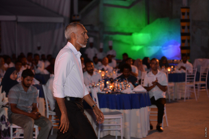 އެސްޓީއޯ ރެޑީމިކްސް (ޕަވާމިކްސް) ސައިޓެއްހުޅުމާލޭހައި ގާއިމްކޮށް އެ ޕްލާންޓުގެ މަސައްކަތް ރަސްމީކޮށްފެށުން:ހުޅުމާލޭ ޕަވާމިކްސް ސައިޓުގެ މަސައްކަތް ރަސްމީކޮށް ފައްޓަަވަައިދެއްވީ މިރޭ ބޭއްވި ރަސްމިއްޔާތެއްގައި ހައުސިން މިނިސްޓަރު ޑރ. މުހައްމަދު މުއިއްޒު އަދި އެސްޓީއޯގެ މެނޭޖިން ޑިރެކްޓަރު އަހުމަދު ޝަހީރު---ސަން ފޮޓޯ/އަފްރާހް 