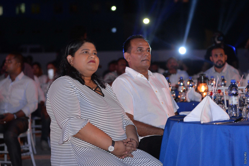 އެސްޓީއޯ ރެޑީމިކްސް (ޕަވާމިކްސް) ސައިޓެއްހުޅުމާލޭހައި ގާއިމްކޮށް އެ ޕްލާންޓުގެ މަސައްކަތް ރަސްމީކޮށްފެށުން:ހުޅުމާލޭ ޕަވާމިކްސް ސައިޓުގެ މަސައްކަތް ރަސްމީކޮށް ފައްޓަަވަައިދެއްވީ މިރޭ ބޭއްވި ރަސްމިއްޔާތެއްގައި ހައުސިން މިނިސްޓަރު ޑރ. މުހައްމަދު މުއިއްޒު އަދި އެސްޓީއޯގެ މެނޭޖިން ޑިރެކްޓަރު އަހުމަދު ޝަހީރު---ސަން ފޮޓޯ/އަފްރާހް 