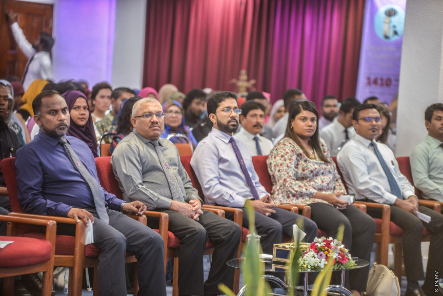 ޖުލައި 2، 2018: މަސްތުވާތަކެއްޗާ ދެކޮޅަށް މަސައްކަތްކުރާ ދުވަސް ފާހަގަކުރުމަށް އިސްލާމީ މަރުކަޒު ހޯލުގައި ބޭއްވި ޖަލާސާގެ ތެރެއިން -- ސަން ފޮޓޯ/ ފަޔާޒު މޫސާ
