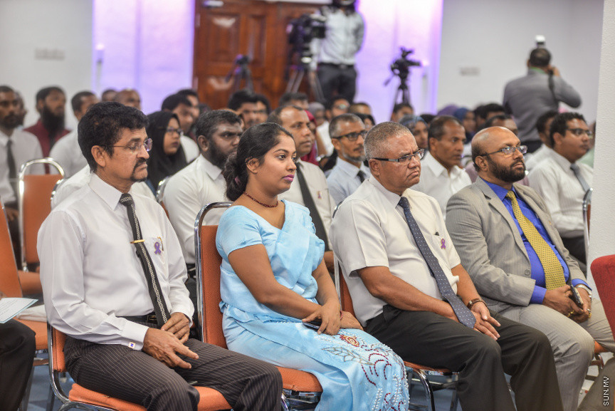ޖުލައި 2، 2018: މަސްތުވާތަކެއްޗާ ދެކޮޅަށް މަސައްކަތްކުރާ ދުވަސް ފާހަގަކުރުމަށް އިސްލާމީ މަރުކަޒު ހޯލުގައި ބޭއްވި ޖަލާސާގެ ތެރެއިން -- ސަން ފޮޓޯ/ ފަޔާޒު މޫސާ