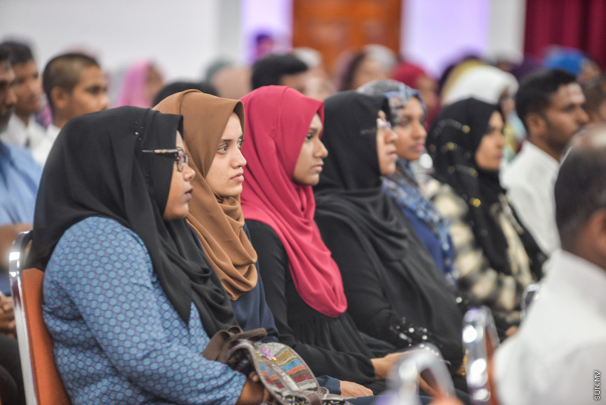 ޖުލައި 2، 2018: މަސްތުވާތަކެއްޗާ ދެކޮޅަށް މަސައްކަތްކުރާ ދުވަސް ފާހަގަކުރުމަށް އިސްލާމީ މަރުކަޒު ހޯލުގައި ބޭއްވި ޖަލާސާގެ ތެރެއިން -- ސަން ފޮޓޯ/ ފަޔާޒު މޫސާ