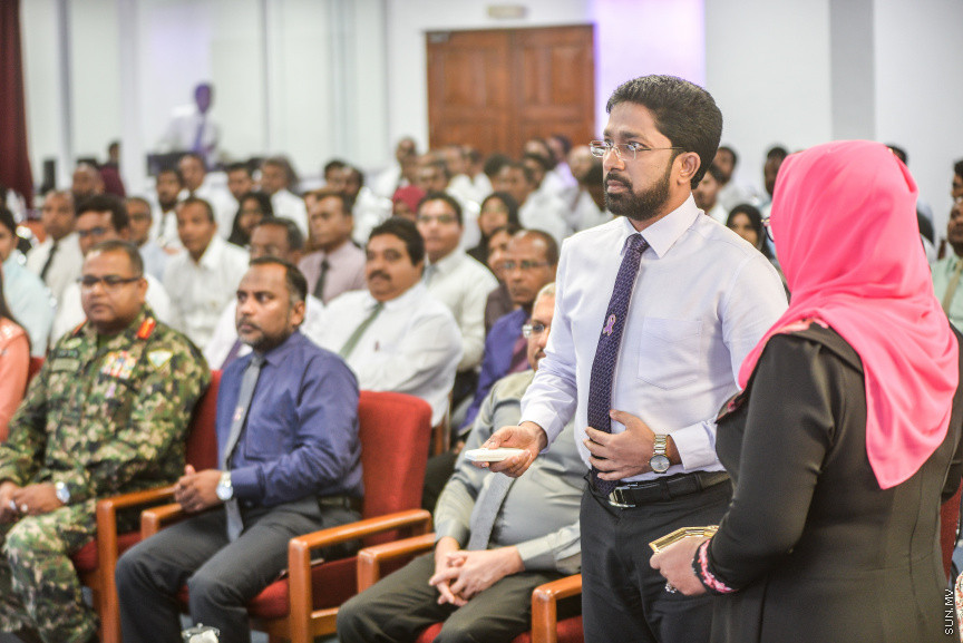 ޖުލައި 2، 2018: މަސްތުވާތަކެއްޗާ ދެކޮޅަށް މަސައްކަތްކުރާ ދުވަސް ފާހަގަކުރުމަށް އިސްލާމީ މަރުކަޒު ހޯލުގައި ބޭއްވި ޖަލާސާގެ ތެރެއިން -- ސަން ފޮޓޯ/ ފަޔާޒު މޫސާ