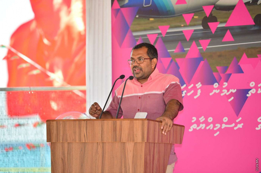ރައީސުލްޖުމްހޫރިއްޔާ، ށ. ފުނަދޫ އެއަރޕޯޓް ބިން ހިއްކުމުގެ މަސައްކަތުގެ ނިންމުން ފާހަގަކޮށްދެއްވައި، ރަންވޭ އެޅުމުގެ މަސައްކަތް ފަށްޓަވައިދެއްވުން--- ފޮޓޯ/ ރައީސް އޮފީސް
