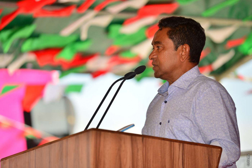 ރައީސުލްޖުމްހޫރިއްޔާ، ށ. ފުނަދޫ އެއަރޕޯޓް ބިން ހިއްކުމުގެ މަސައްކަތުގެ ނިންމުން ފާހަގަކޮށްދެއްވައި، ރަންވޭ އެޅުމުގެ މަސައްކަތް ފަށްޓަވައިދެއްވުން--- ފޮޓޯ/ ރައީސް އޮފީސް
