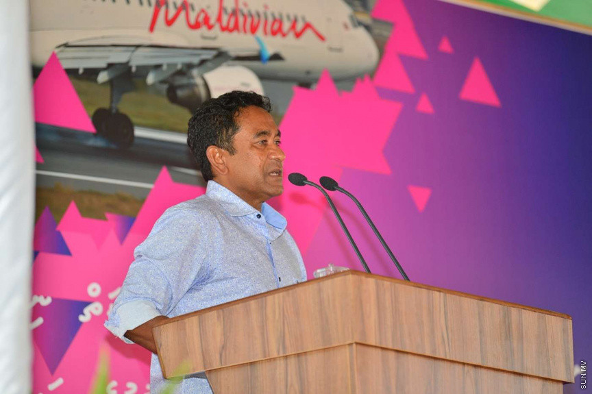 ރައީސުލްޖުމްހޫރިއްޔާ، ށ. ފުނަދޫ އެއަރޕޯޓް ބިން ހިއްކުމުގެ މަސައްކަތުގެ ނިންމުން ފާހަގަކޮށްދެއްވައި، ރަންވޭ އެޅުމުގެ މަސައްކަތް ފަށްޓަވައިދެއްވުން--- ފޮޓޯ/ ރައީސް އޮފީސް
