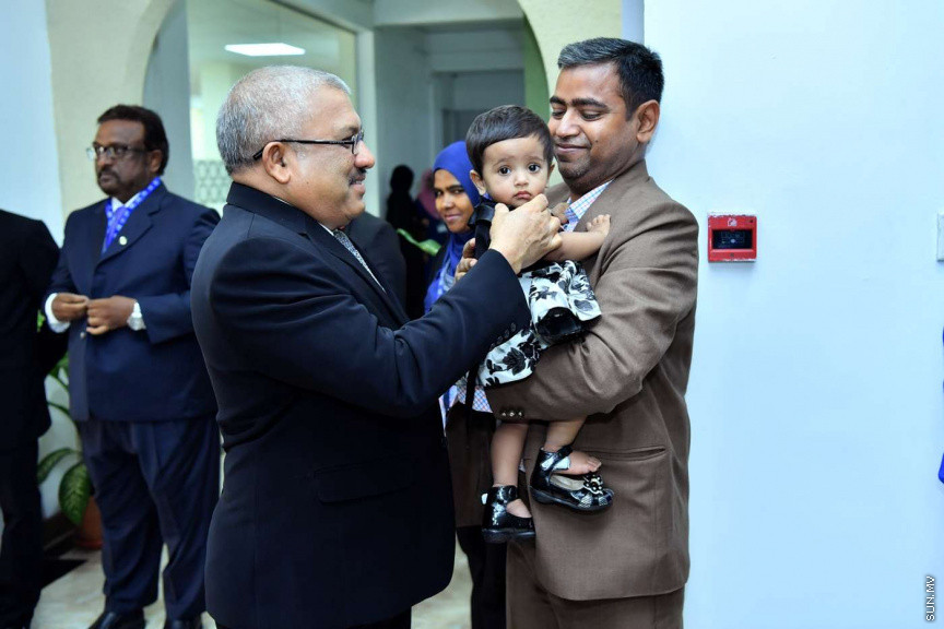  14 ޖުލައި 2018:  އިސްލާމީ ހޭލުންތެރިކަމާބެހޭ ބައިނަލްއަގުވާމީ މަހާސިންތާ ފެށުމުގެ ރަސްމޮއްޔާތުގެ ތެރެއިން: އިސްލާމިކް ޔުނިވާސިޓީގެ ހޯލުގައި ބޭއްވި ރަސްމިއްޔާތުގައި މަހާސިންތާ ހުޅުވައިދެއްވީ ރައީސުލްޖުމްހޫރިއްޔާގެ ނާއިބު ރައީސް އަބްދުﷲ ޖިހާދު---ފޮޓޯ/ ރައީސް އޮފީސް، 