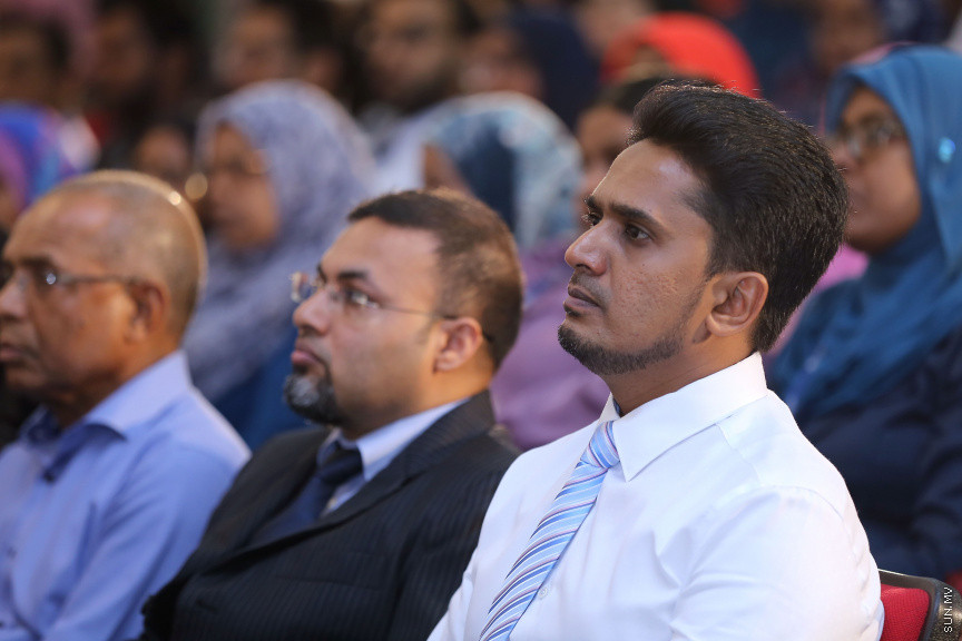 ޖުލައި 17، 2018: ހަލާލް އިންޓެނޭޝަނަލް ކޮންފަރެންސް ފެށުމަށް ގައުމީ ޔުނިވާސިޓީގައި ބޭއްވި ރަސްމިއްޔާތުގެ ތެރެއިން -- ސަން ފޮޓޯ. ފަޔާޒު މޫސާ