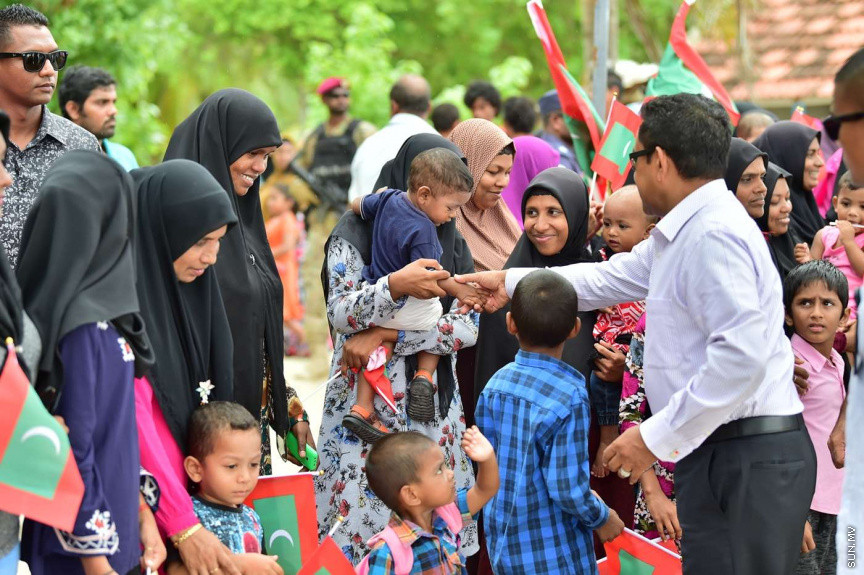 ޖުލައި 17، 2018: ރައީސް ޔާމީން ހދ. ނޮޅިވަރަމަށް ވަޑައިގެން، ނޮޅިވަރަމުގައި ގާއިމުކުރި ނަރުދަމާގެ ނިޒާމު ރަސްމީކޮށް އިފްތިތާހު ކޮއްދެއްވުން -- ފޮޓޯ/ ރައީސް އޮފީސް